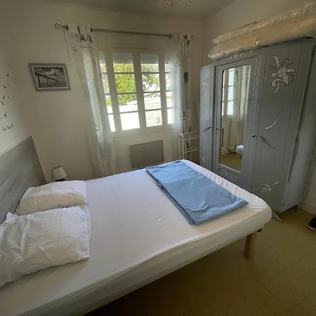 Holiday home Maison De A 900m De La Avec Terrasses, Parking, Et Cuisine Equipee - Fr-1-22-367