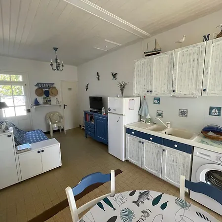 Maison De A 900m De La Avec Terrasses, Parking, Et Cuisine Equipee - Fr-1-22-367 *