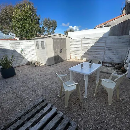 Maison De A 900m De La Avec Terrasses, Parking, Et Cuisine Equipee - Fr-1-22-367